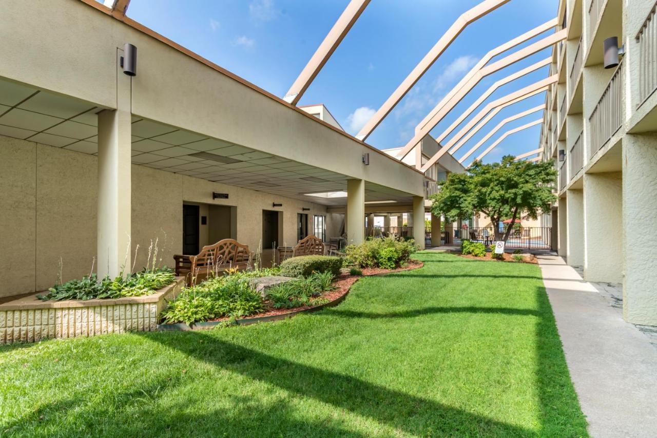 Clarion Hotel Broken Arrow - Tulsa Exterior foto