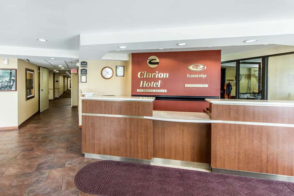 Clarion Hotel Broken Arrow - Tulsa Interior foto